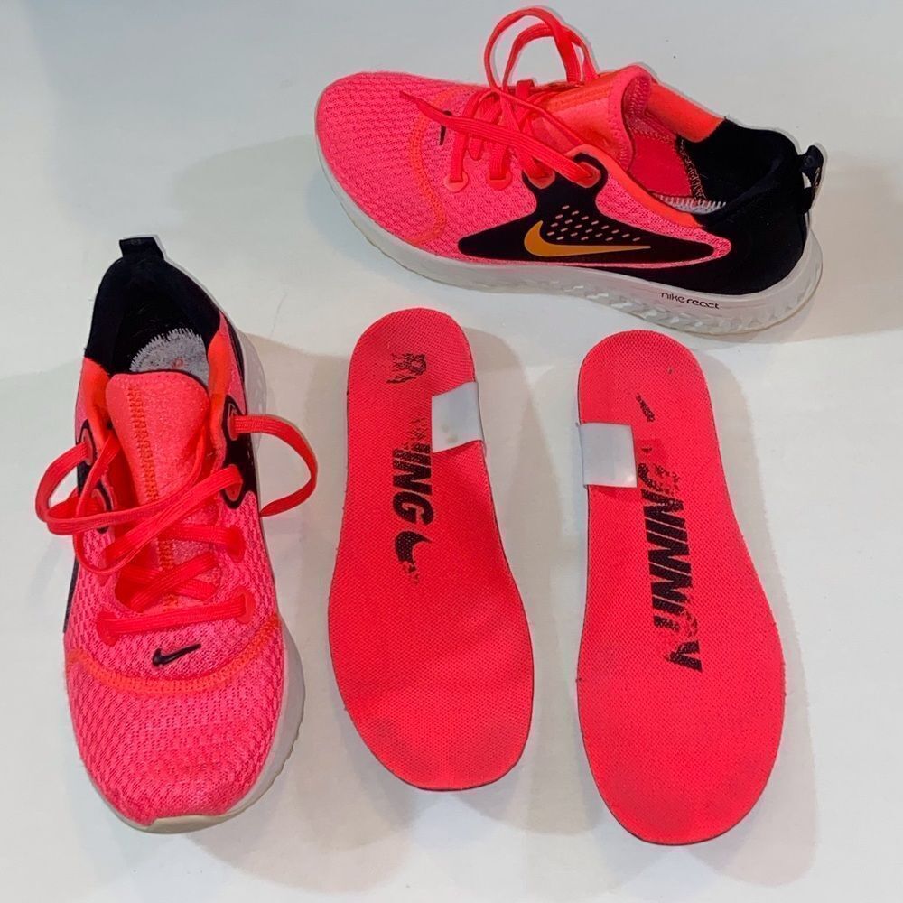 Nike AA1626-603 Women Legend React Sneakers in Bright Pink Accent Running Sz 8.5